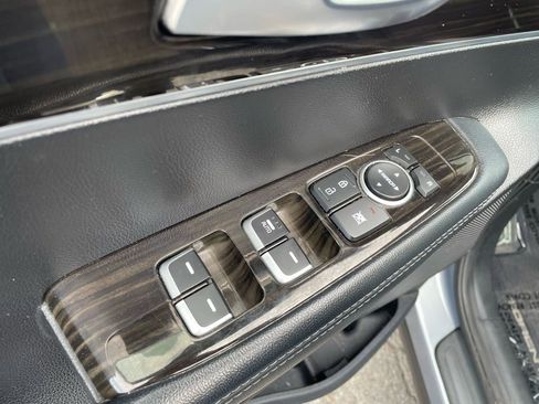 Used 2019 Kia Sorento L image 12