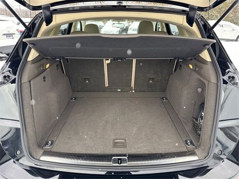 Used 2017 Audi Q5 2.0T Premium Plus w/ Technology Package image 14