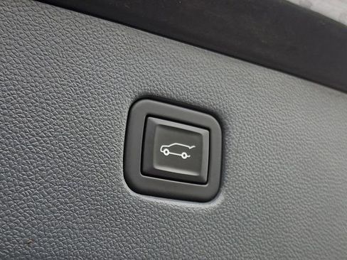 Used 2020 Chevrolet Blazer LT FWD image 29