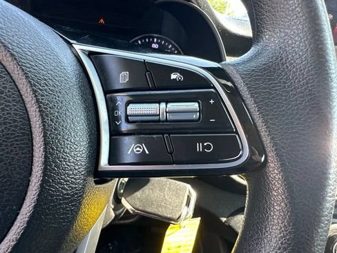 Used 2022 Kia Forte LXS FWD image 16
