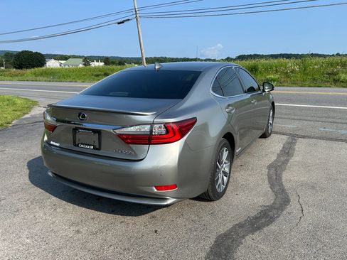 Used 2017 Lexus ES 300h FWD image 8