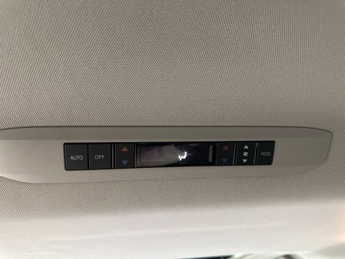 Used 2021 Toyota Sienna XLE image 21