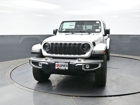 New 2026 Jeep Gladiator Sport AWD/4WD image 6