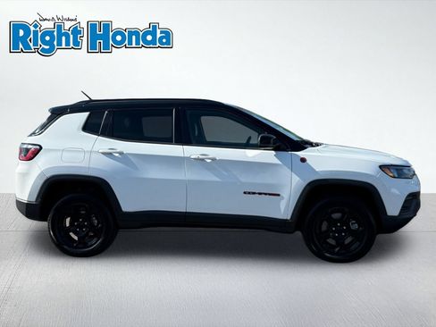 Used 2024 Jeep Compass Trailhawk AWD/4WD image 9