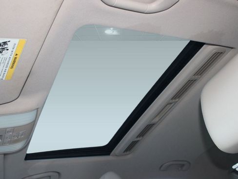 Used 2014 Mercedes-Benz E 350 Sedan image 14