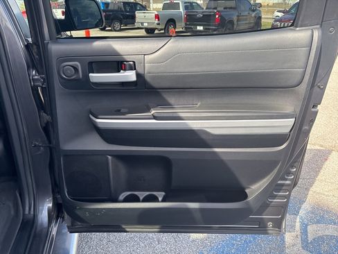 Used 2014 Toyota Tundra Limited w/ Limited Premium Package image 43