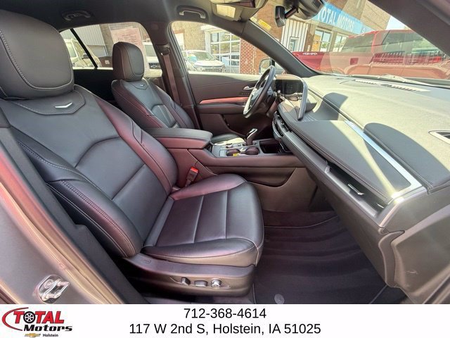 Used 2025 Cadillac XT4 Premium Luxury AWD/4WD image 15