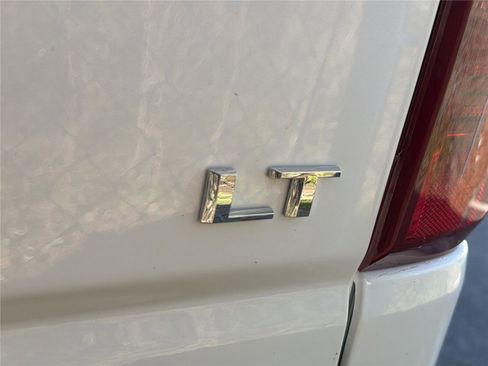 Used 2025 Chevrolet Silverado 2500 LT w/ Convenience Package image 16