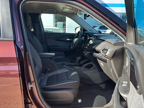 Used 2022 Chevrolet TrailBlazer LT w/ Convenience Package image 12