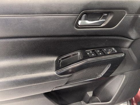 Used 2022 Nissan Pathfinder SV AWD/4WD image 25
