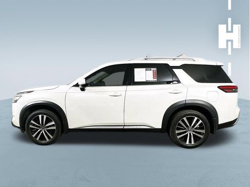 Used 2024 Nissan Pathfinder Platinum w/ Cargo Package image 1