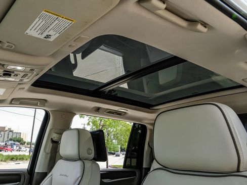 Used 2021 GMC Yukon XL Denali w/ Denali Premium Package RWD image 5