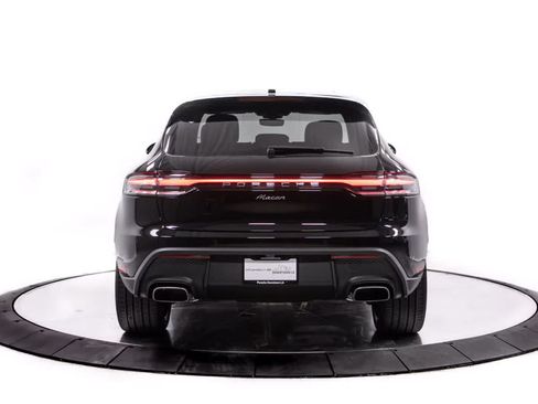 Certified 2026 Porsche Macan AWD/4WD image 6