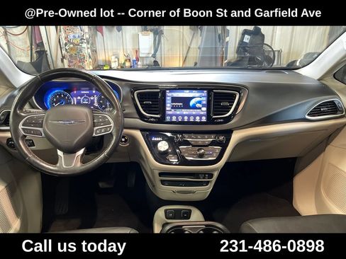 Used 2020 Chrysler Pacifica Touring-L Plus FWD image 18