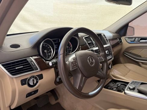 Used 2014 Mercedes-Benz GL 450 4MATIC image 12