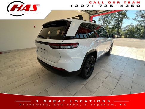 Used 2024 Jeep Grand Cherokee Altitude AWD/4WD image 6