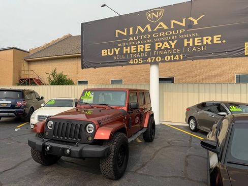Used 2014 Jeep Wrangler Unlimited Sahara w/ Dual Top Group AWD/4WD image 5