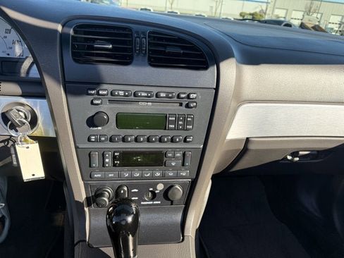 Used 2002 Ford Thunderbird image 15