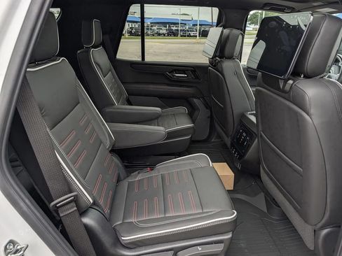 New 2026 GMC Yukon AT4 Ultimate w/ LPO, Floor Liner Package AWD/4WD image 42
