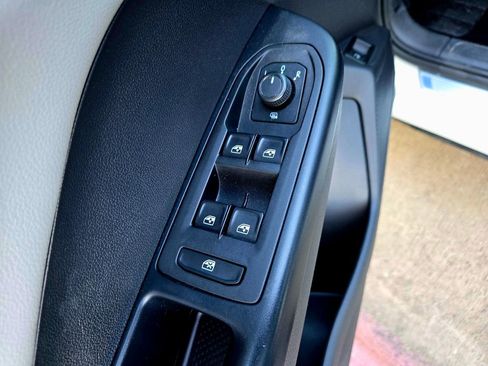 Used 2022 Volkswagen Taos SE image 29