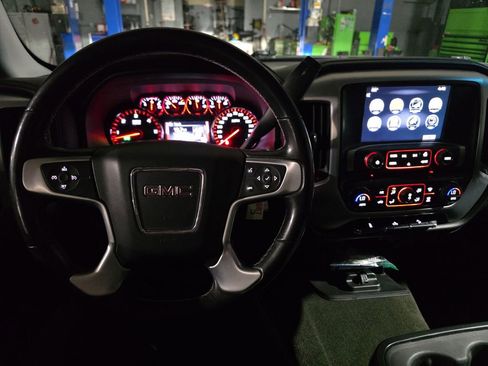 Used 2016 GMC Sierra 1500 SLE w/ SLE Value Package AWD/4WD image 24