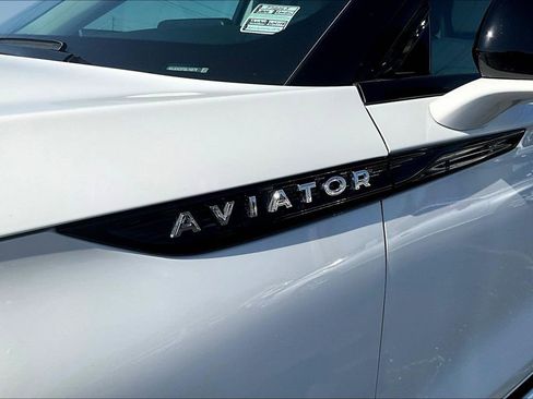 New 2026 Lincoln Aviator AWD image 9