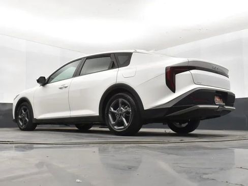 Used 2025 Kia K4 FWD image 12