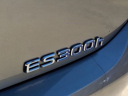 Used 2021 Lexus ES 300h w/ Accessory Package 2 image 31