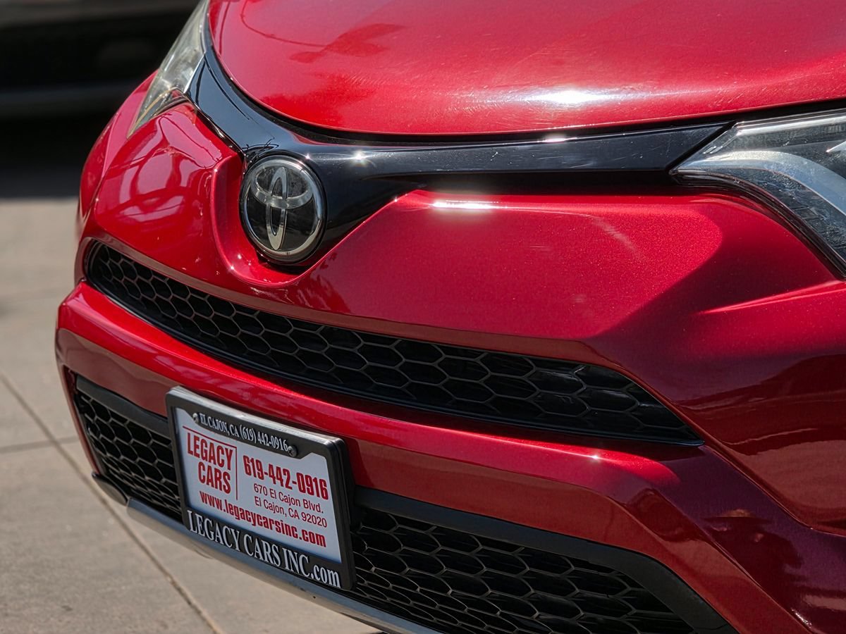 Used 2017 Toyota RAV4 SE FWD image 7