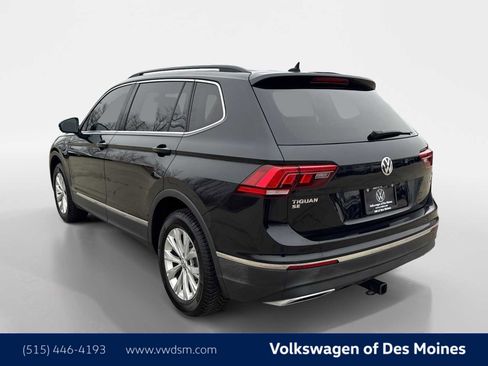 Used 2018 Volkswagen Tiguan SE w/ Panoramic Sunroof Package image 4