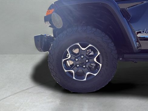 Used 2022 Jeep Wrangler Unlimited Rubicon w/ Steel Bumper Group image 17