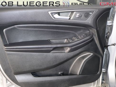 Used 2022 Ford Edge Titanium image 7