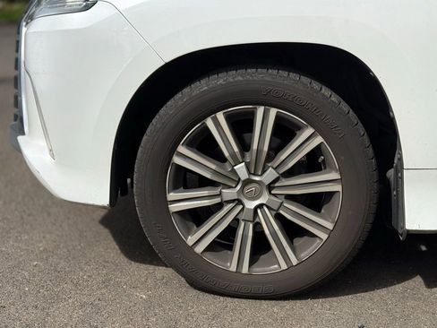 Used 2016 Lexus LX 570 4WD w/ Luxury Package image 9