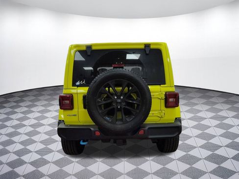 Used 2023 Jeep Wrangler Sahara image 9