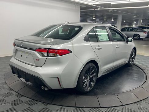 Used 2026 Toyota Corolla SE FWD image 5