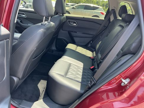 Used 2024 Nissan Rogue Platinum w/ Platinum Premium Package AWD/4WD image 16
