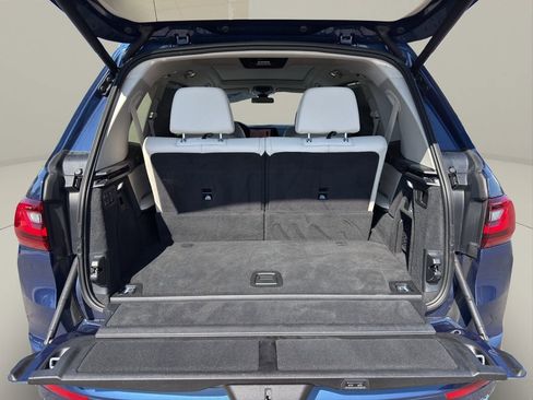 Used 2022 BMW X7 xDrive40i w/ Premium Package AWD/4WD image 21