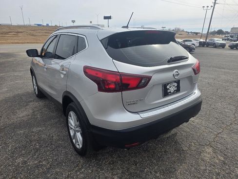 Used 2017 Nissan Rogue Sport SV image 5