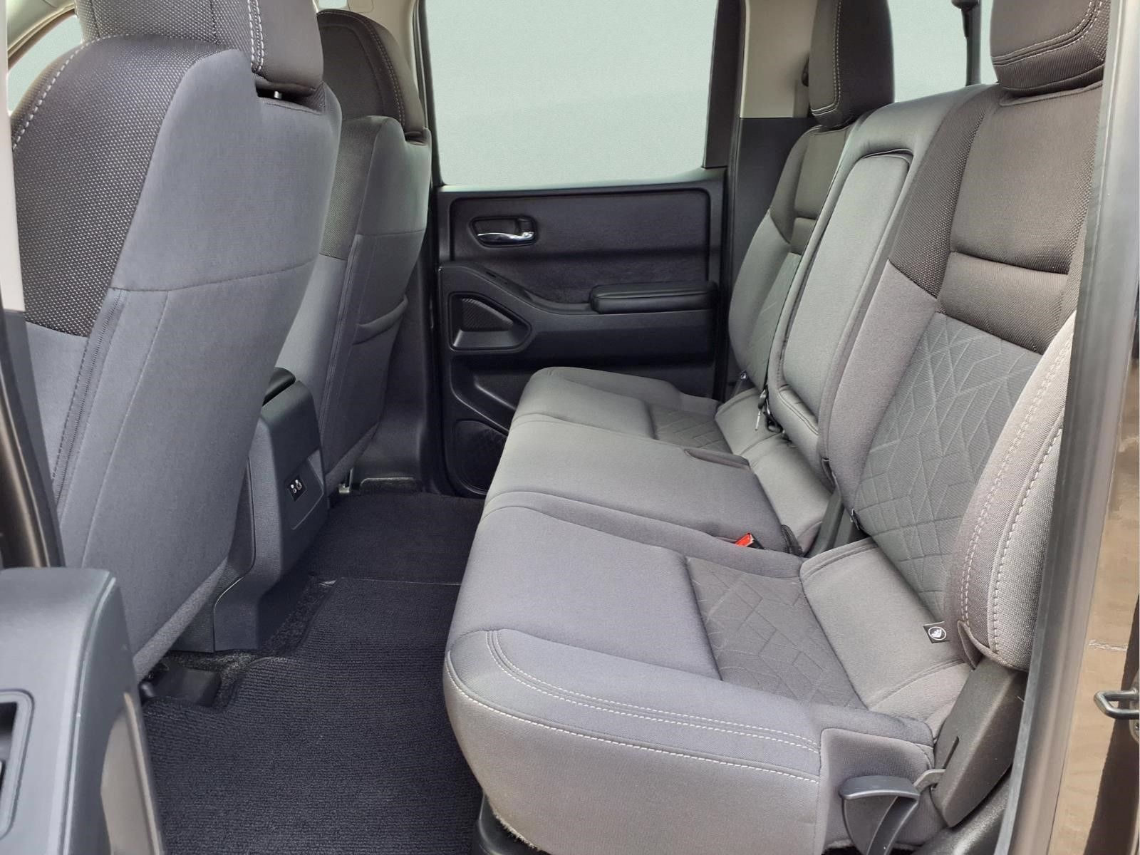 Used 2026 Nissan Frontier SV AWD/4WD image 12