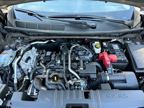 Certified 2025 Nissan Kicks SR image 37
