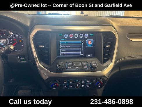 Used 2017 GMC Acadia SLT AWD/4WD image 19