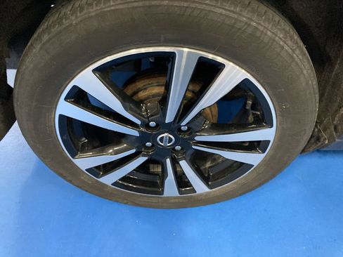 Used 2020 Nissan Kicks SV FWD image 9