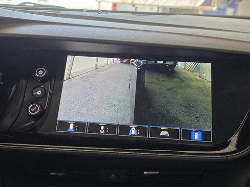 Used 2023 Buick Envision Avenir AWD/4WD image 23