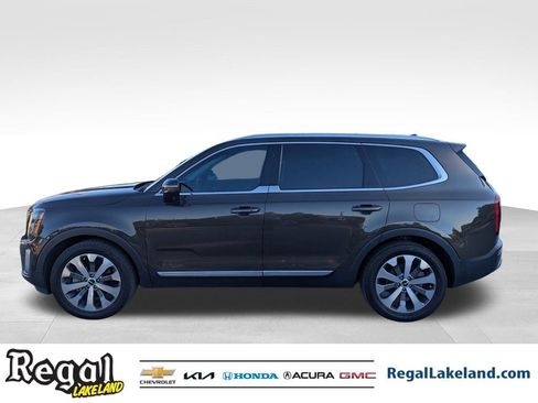 Used 2022 Kia Telluride EX w/ EX Premium Package image 5