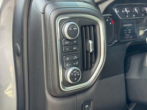 Used 2021 GMC Sierra 1500 SLT w/ SLT Premium Plus Package AWD/4WD image 27