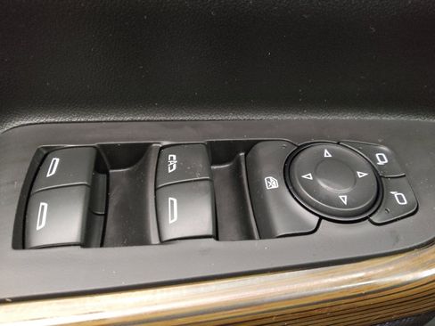 Used 2021 GMC Acadia SLE image 27