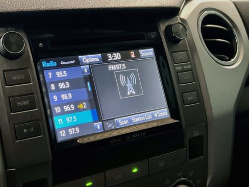 Used 2018 Toyota Tundra SR5 AWD/4WD image 11