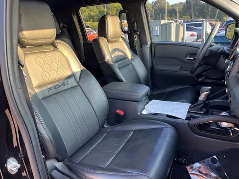 Used 2022 Nissan Frontier PRO-4X w/ Pro-4X Premium Package AWD/4WD image 12