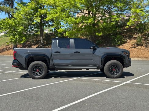 Used 2025 Toyota Tacoma TRD Pro image 15