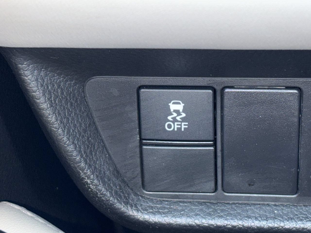 Used 2023 Honda HR-V LX image 16